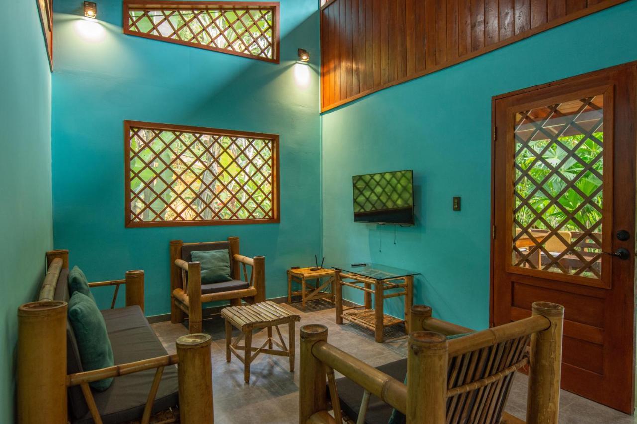 Villa Pina Dorada Dependencia Del Hotel Casa Merlin Puerto Viejo de Talamanca ภายนอก รูปภาพ