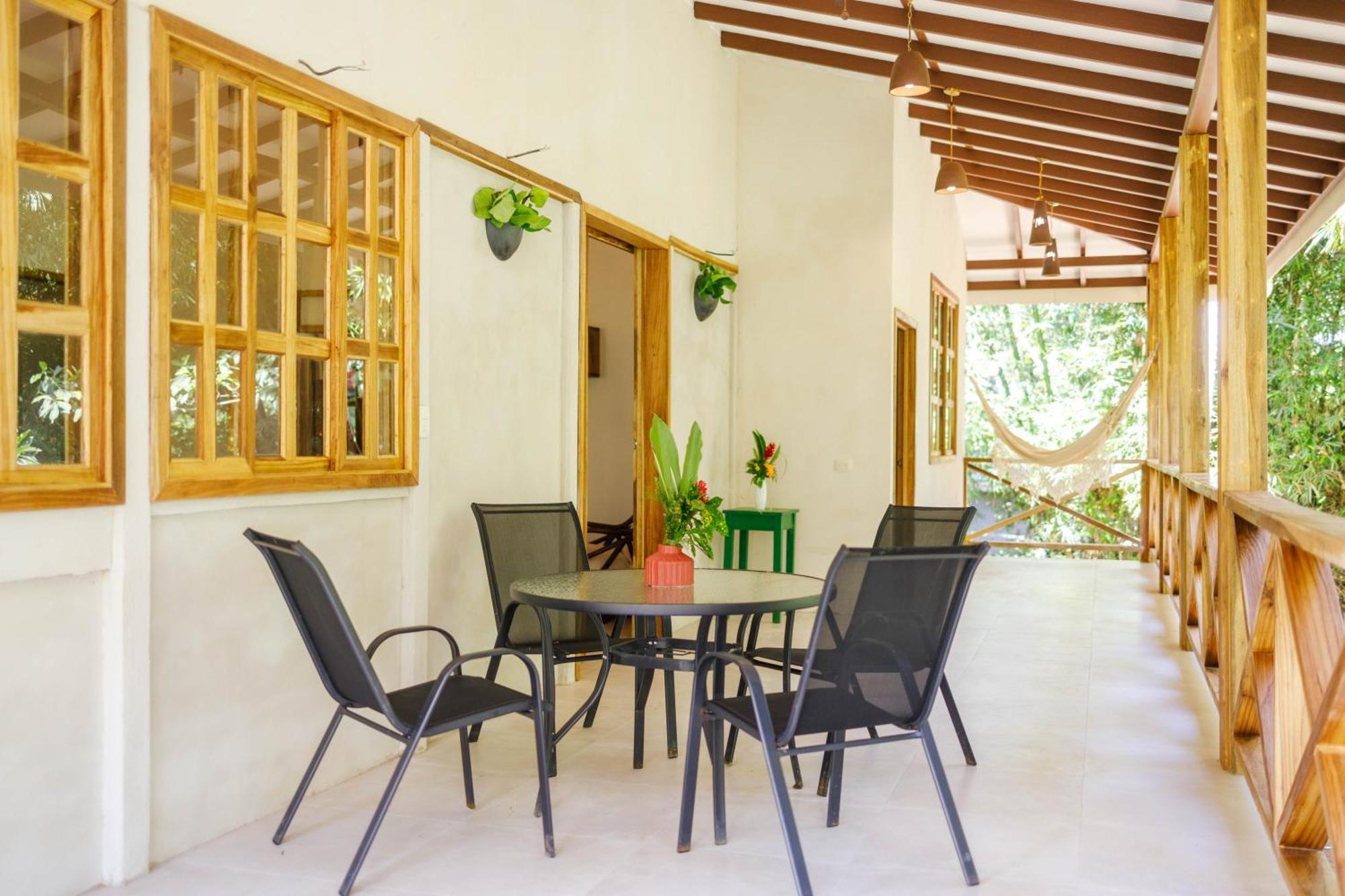Villa Pina Dorada Dependencia Del Hotel Casa Merlin Puerto Viejo de Talamanca ภายนอก รูปภาพ